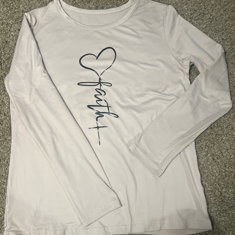 🌻light pink Long Sleeve Shirt with Faith Graphic🌻